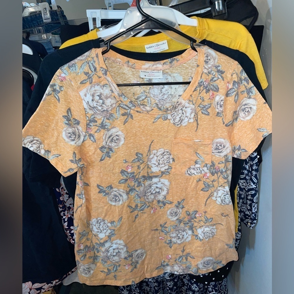 Bobbie & Brooks Floral Orange Tee *make offers*